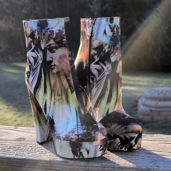 Artistic Azalea Wang Print Platform Heeled Boots, Y2K, Goth - Picture 2 of 8